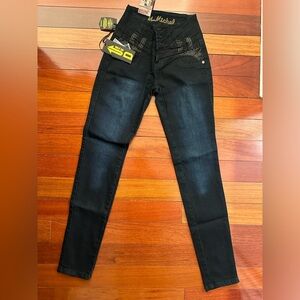 Michaels Women's Black Skinny Jeans